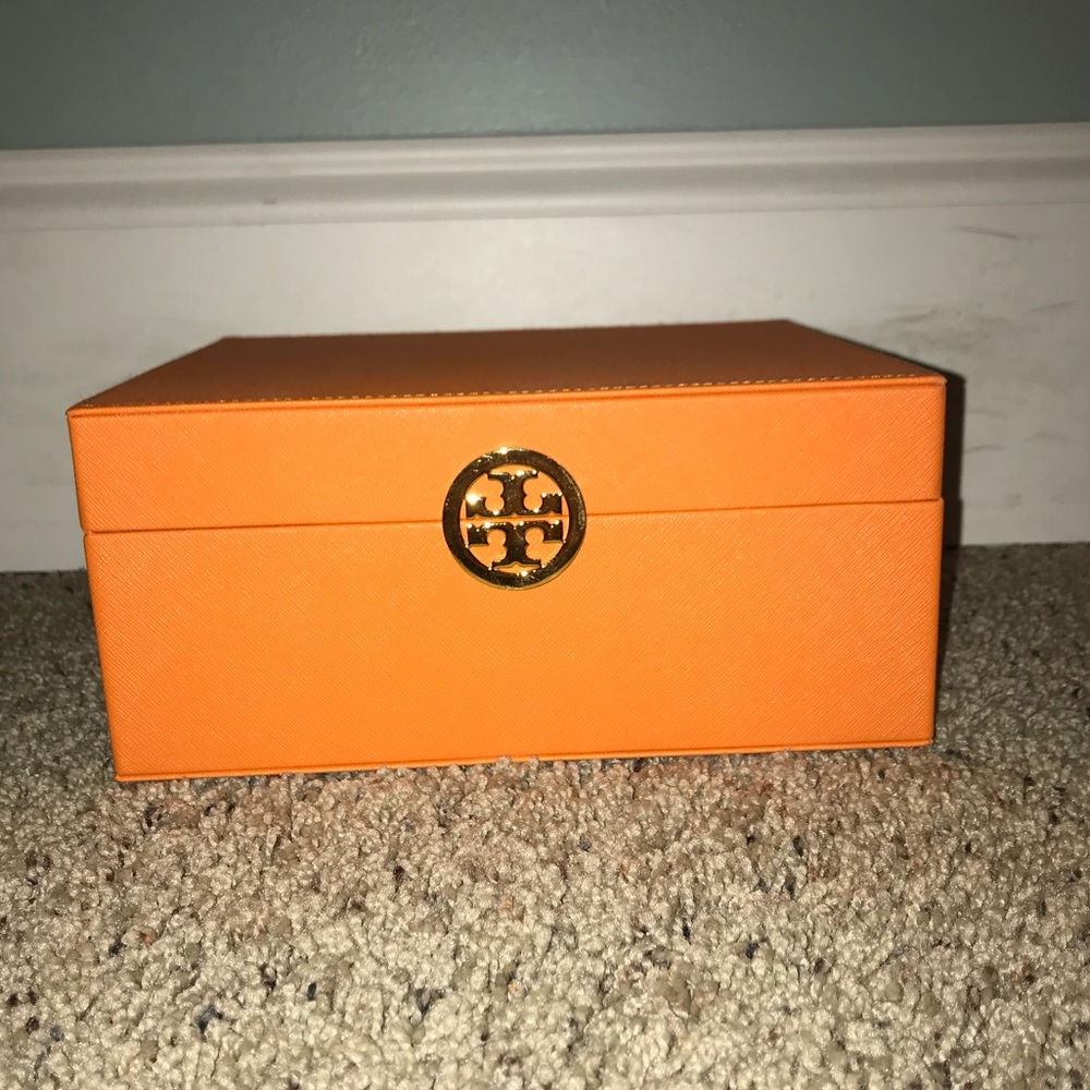 Tory Burch box